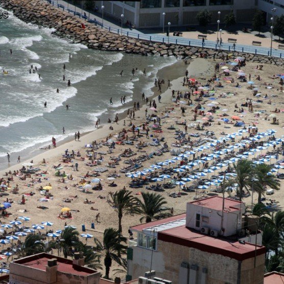 Cádiz, Tarifa y Rota explotan sus playas antes de la temporada estival